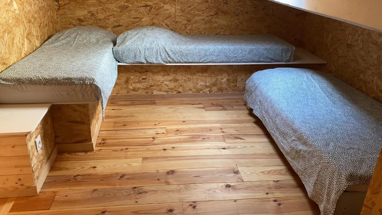 Appartement Mansarde Et Chaleureux Au Coeur De Cauterets 0*,  France